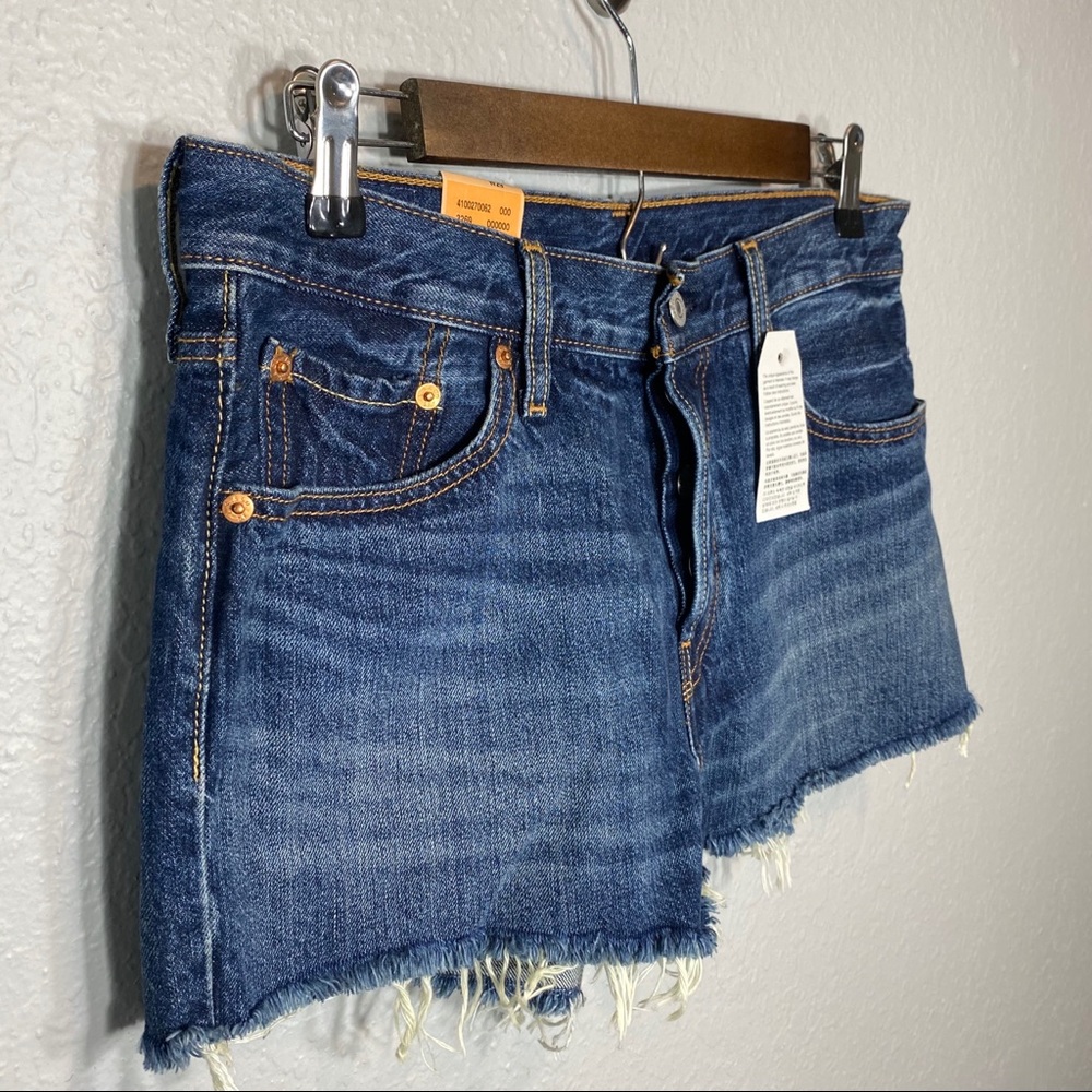 Levi’s | 501 Original Fit Straight Leg Button Fly - Picture 2 of 9
